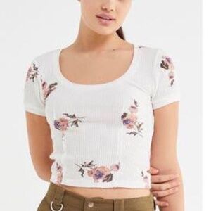 🌸 Urban Outfitters Fitted Floral T-Shirt  | Size Small